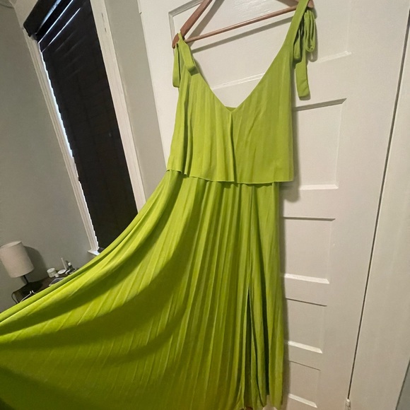 Green pleated crop maxi - Picture 4 of 10